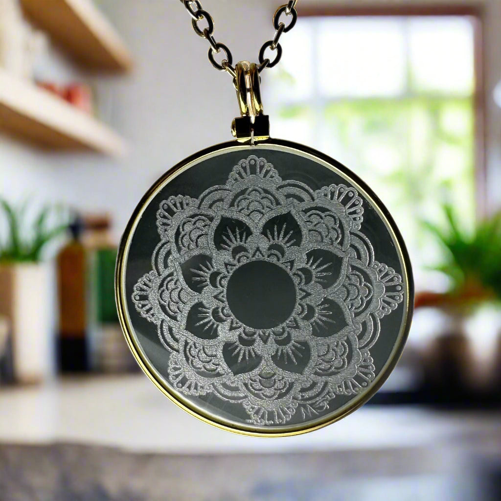 The Flower Mandala Magnifying Glass Solar Light Necklace