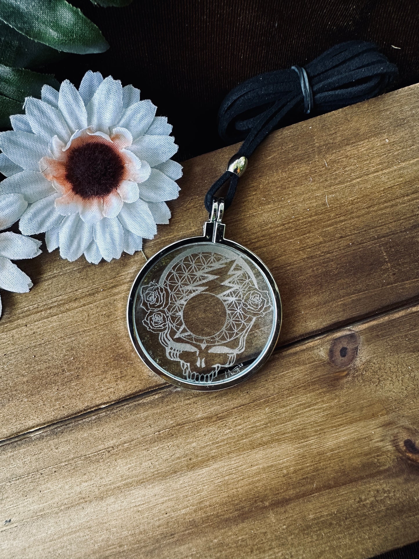 Grateful Dead Stealie Necklace, Solar Lighter, Magnifying Glass Necklace, Sustainable Jewelry, Cannabis Accessory