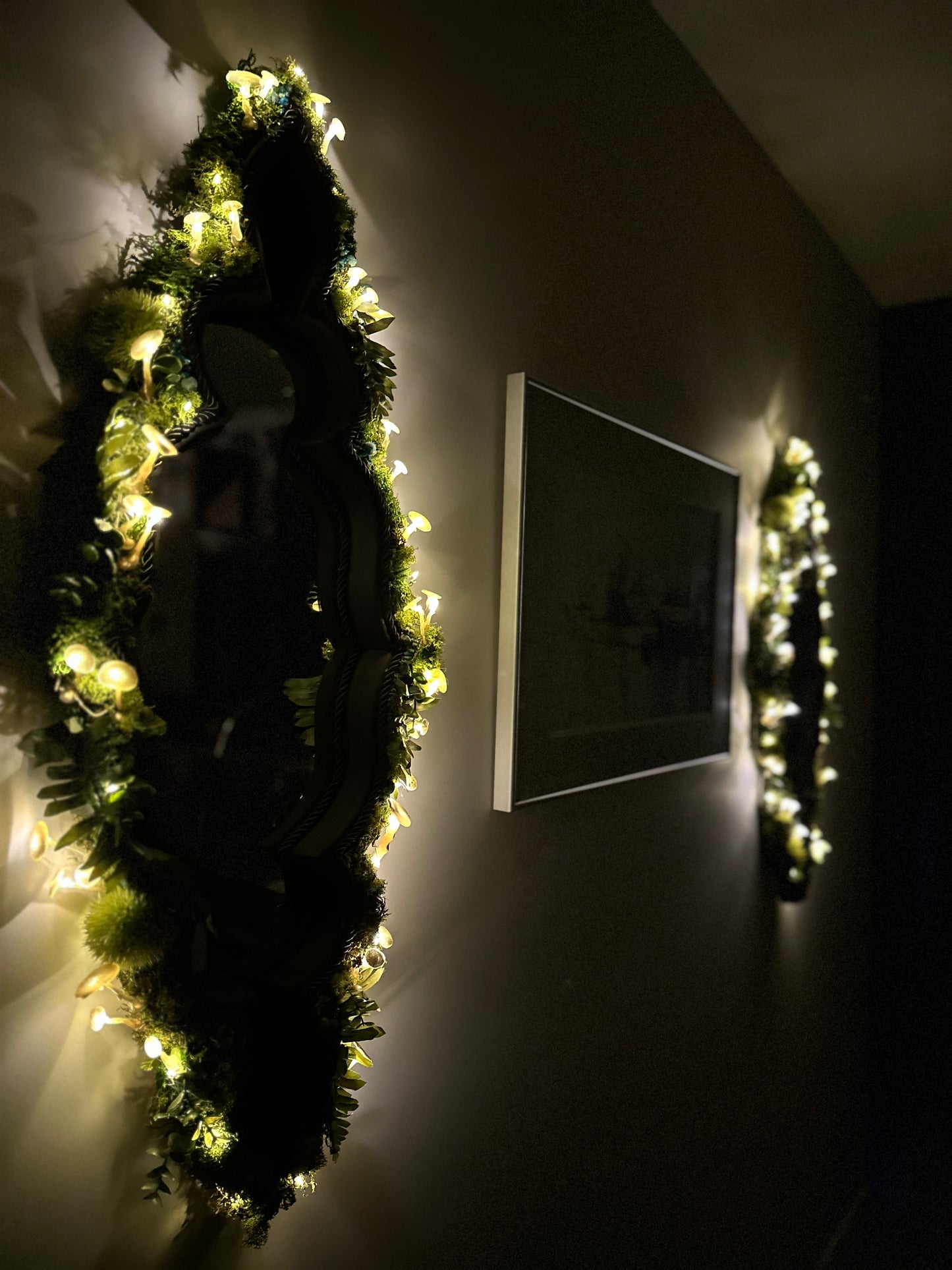 Moss Mirror Home Decor with Mushroom Fairy Lights
