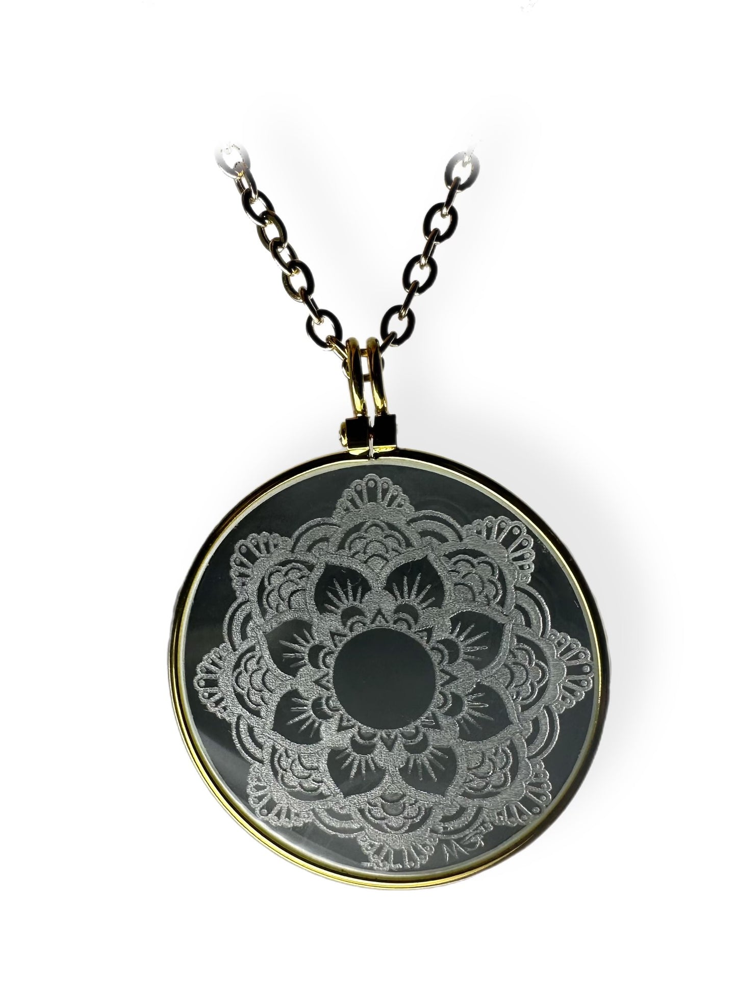 The Flower Mandala Magnifying Glass Solar Light Necklace